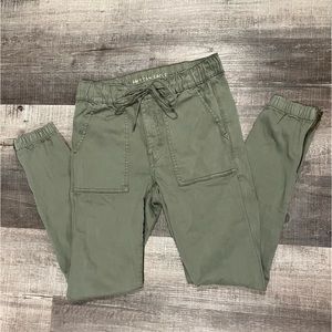 American Eagle Jogger Jeans